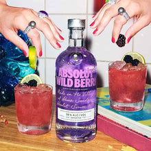 Charger l'image dans la galerie, ABSOLUT WILD BERRI 38% 1L