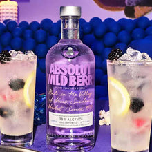 Charger l'image dans la galerie, ABSOLUT WILD BERRI 38% 1L

