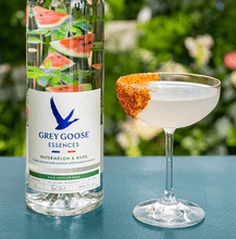 Charger l'image dans la galerie, GREY GOOSE ESSENCES WATERMELON &amp; BASIL 30% 1L
