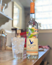 Charger l'image dans la galerie, GREY GOOSE ESSENCES WHITE PEACH &amp; ROSEMARY 30% 1L

