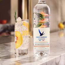 Charger l'image dans la galerie, GREY GOOSE ESSENCES WHITE PEACH &amp; ROSEMARY 30% 1L
