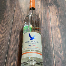 Charger l'image dans la galerie, GREY GOOSE ESSENCES WHITE PEACH &amp; ROSEMARY 30% 1L
