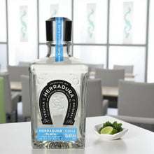 Charger l'image dans la galerie, HERRADURA PLATA 40% 1L
