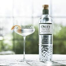 Charger l'image dans la galerie, OXLEY LONDON DRY GIN 47% 1 L
